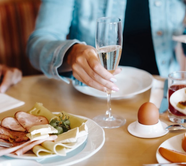 Sektfrühstück im Hotel Garni Tannenhof in Flachau