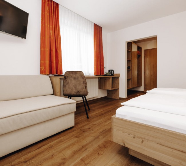 Doppelzimmer mit ausziehbarer Couch im Tannenhof