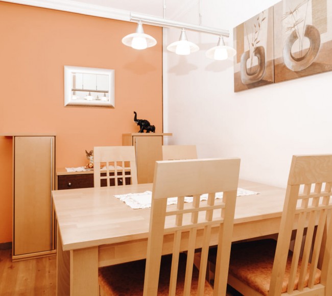 Liebevoll eingerichteter Sitzbereich im Appartement Typ B